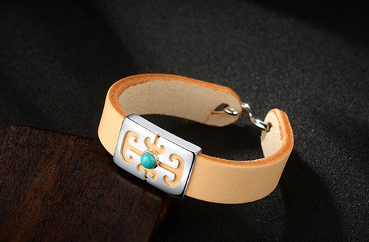 如意紋鑲嵌綠松石手環(huán)